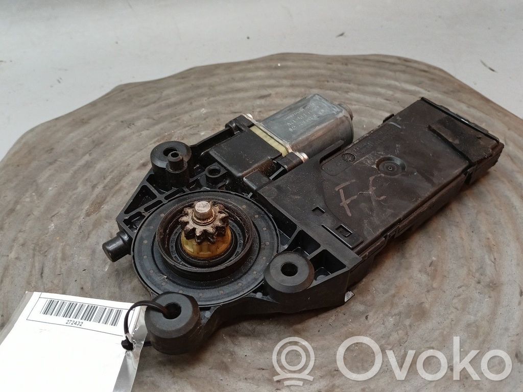 Renault Megane III Silnik regulatora szyby drzwi przednich 