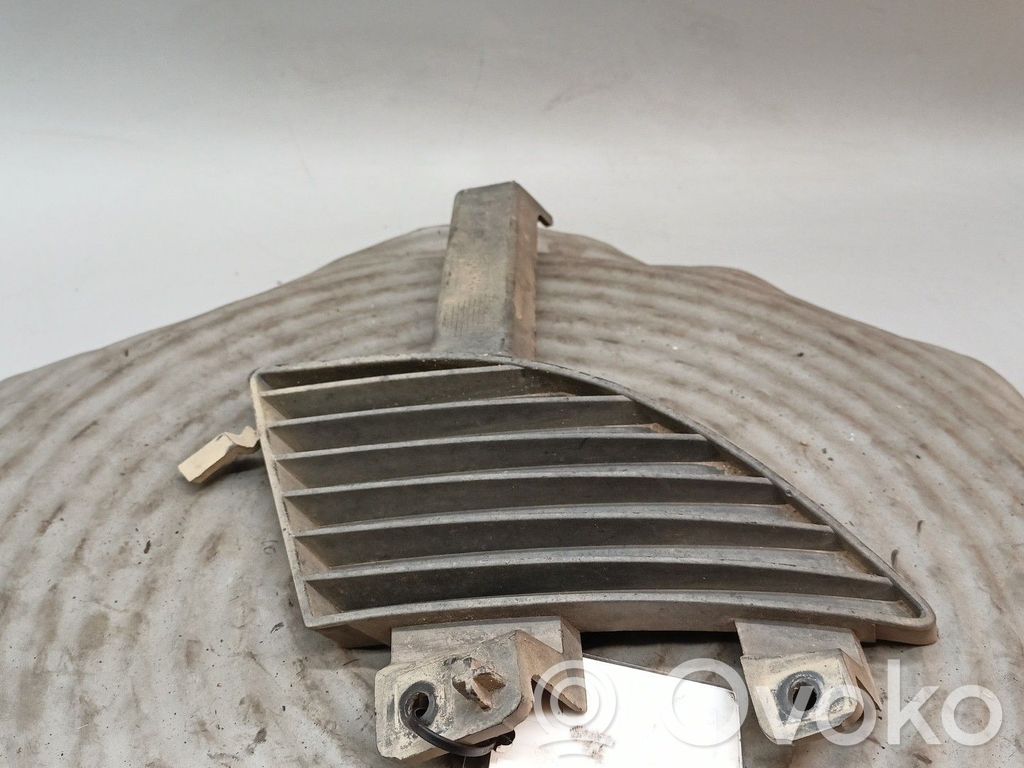 Grille de calandre avant   MR913228