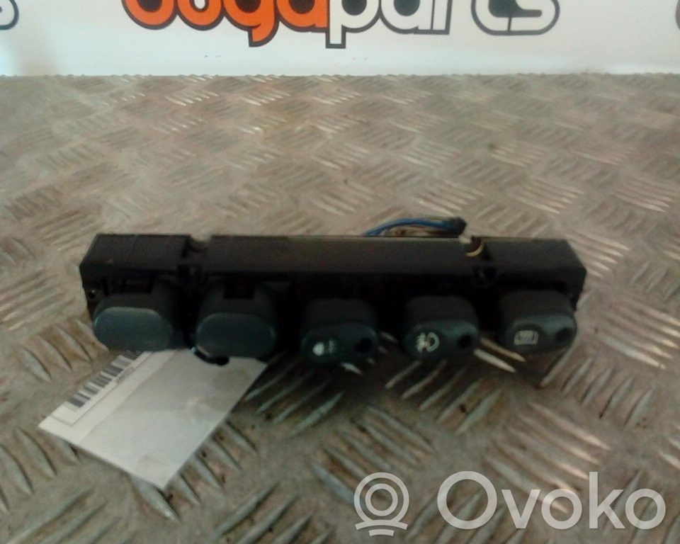 Fiat Punto (176) Sumuvalojen kytkin 