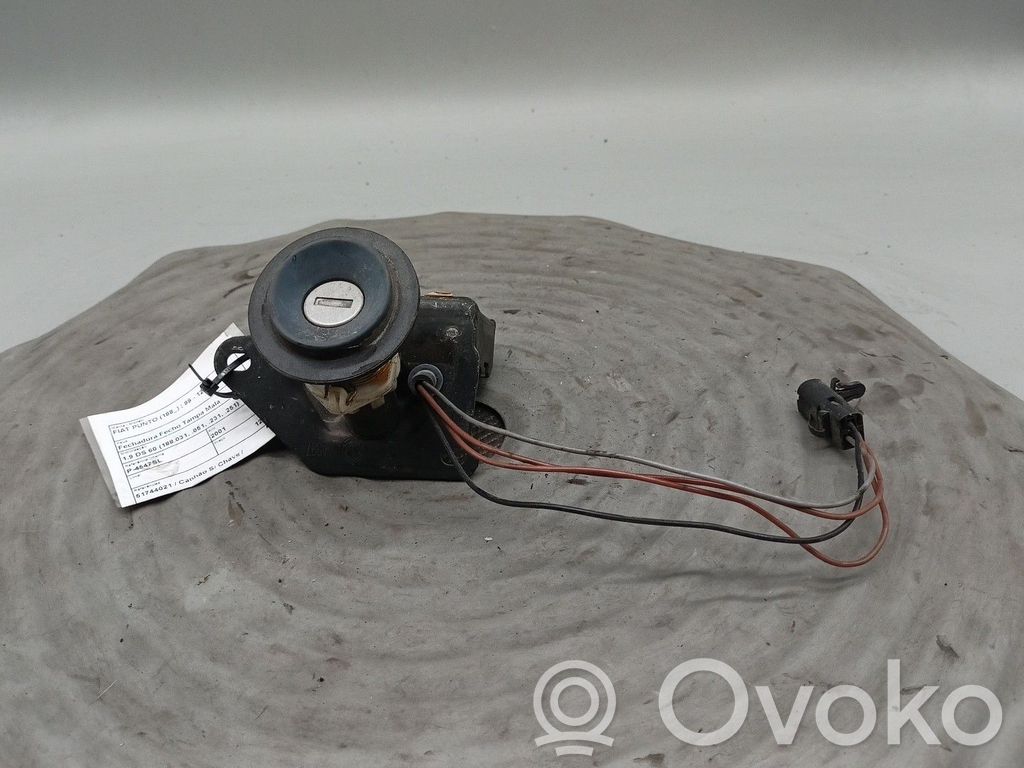 Fiat Punto (188) Takaluukun lukon salvan moottori 