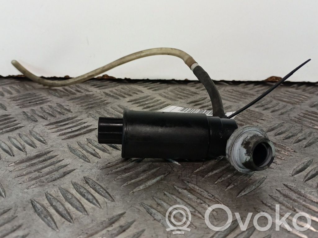Windscreen/windshield washer pump   ESGUICHOS,TEXTRON2006,TOYOTACOROLLAE12