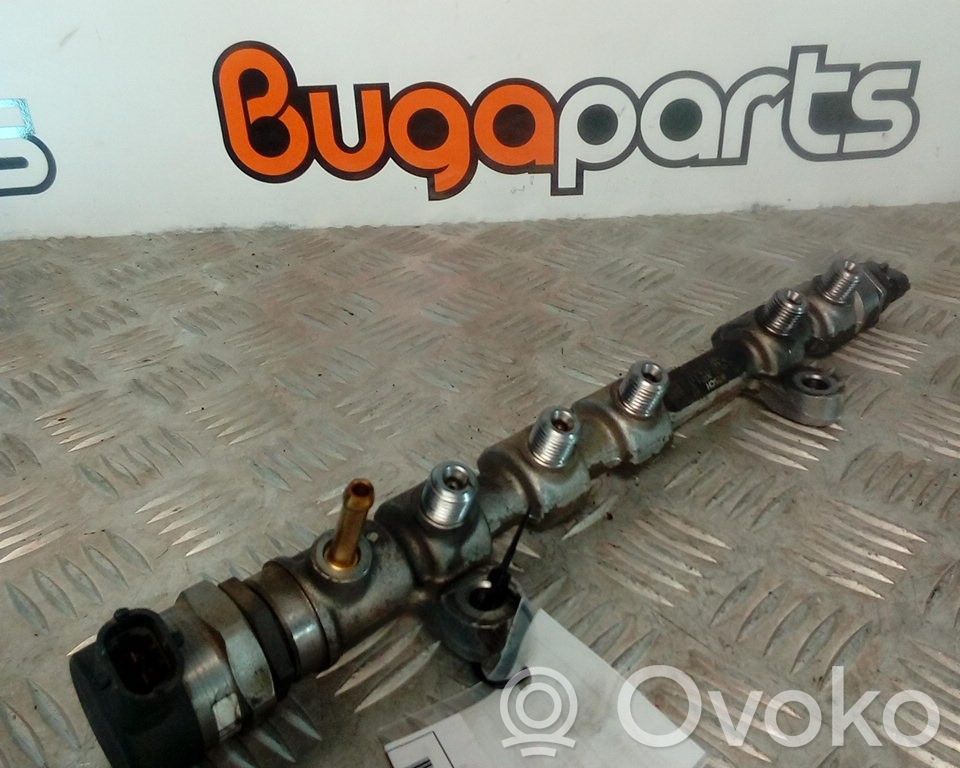 Toyota Yaris Listwa wtryskowa 