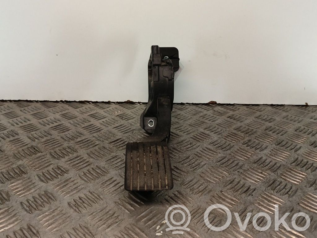 Accelerator throttle pedal   1600A093,6PV31202803