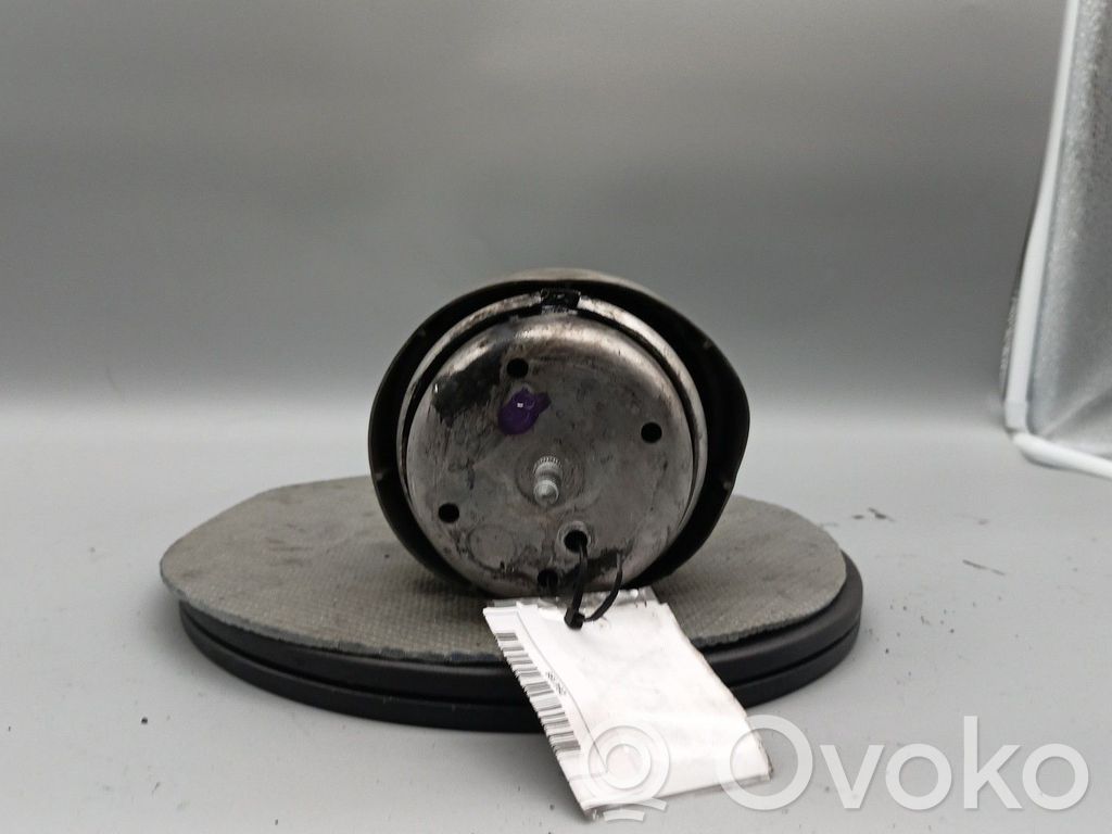 Engine mount bracket   8E0199382AG
