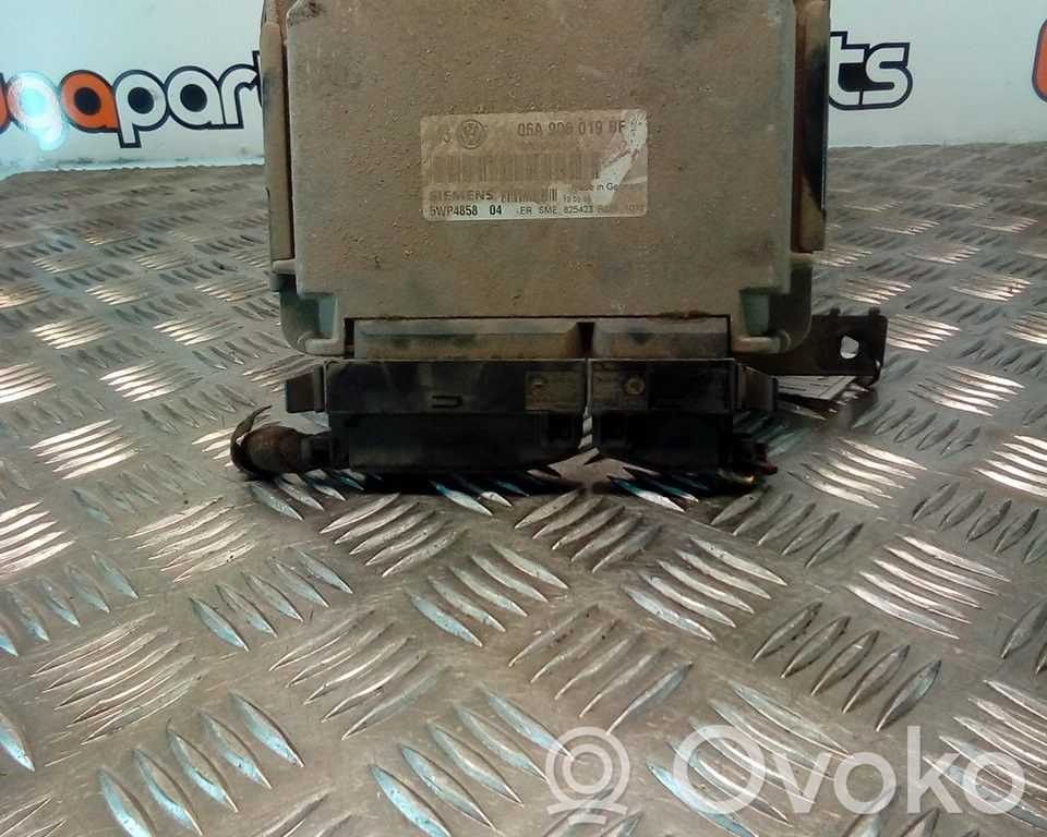 Engine control unit/module   06A906019BF,5WP4858,SIEMENS