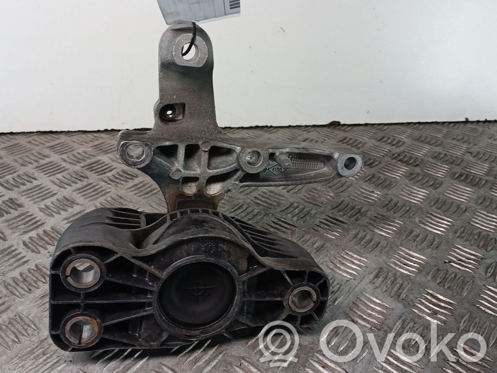 Moottorin kiinnikekorvake   112848459R