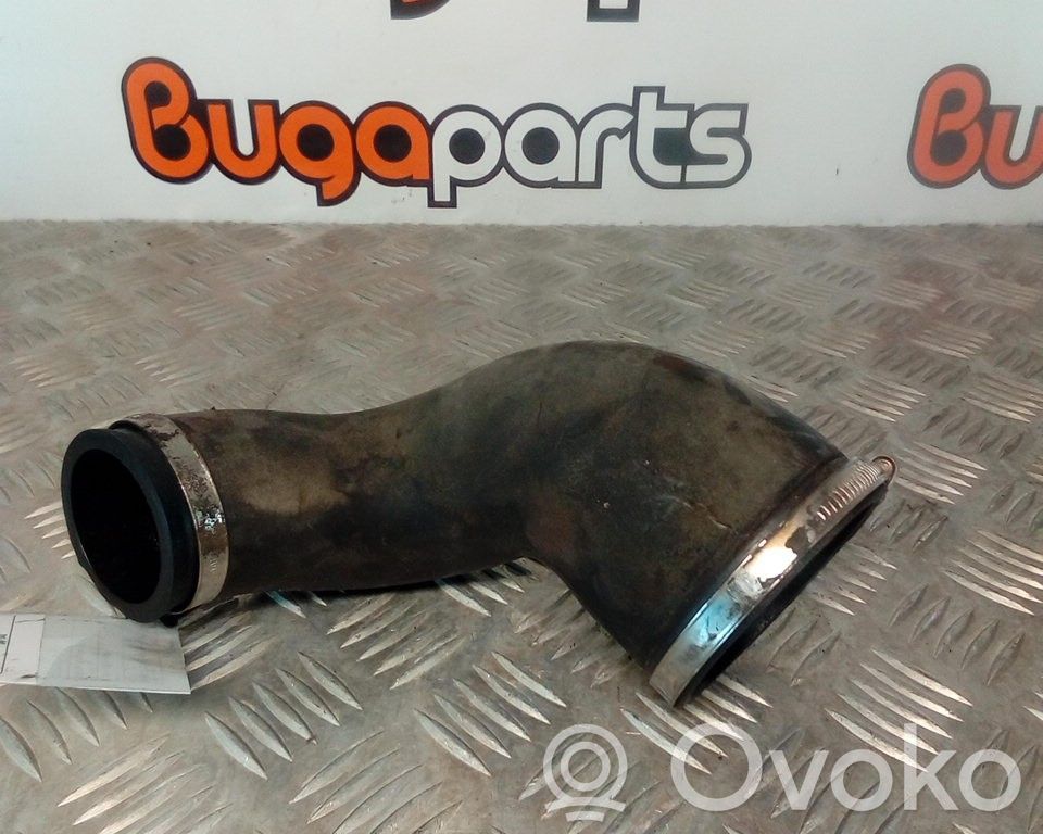 BMW 3 E36 Turboahtimen ilmanoton letku 