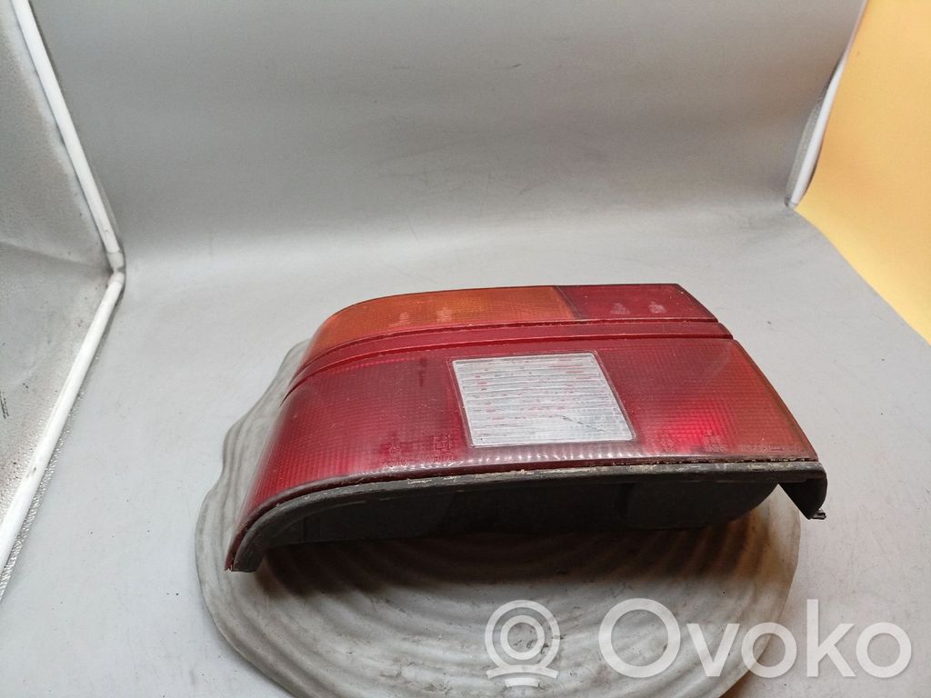Aizmugurējais lukturis pārsegā   9240124500