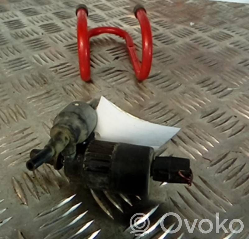 Opel Astra G Windscreen/windshield washer pump 