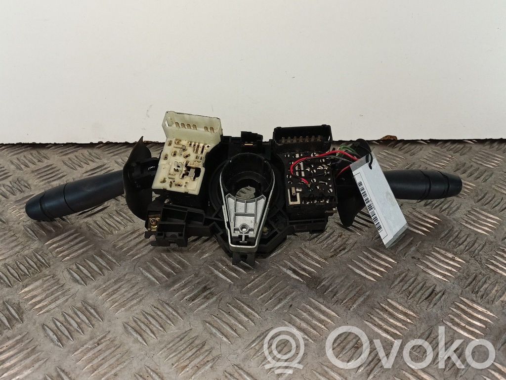 Renault Clio II Interruptor/palanca de limpiador de luz de giro 