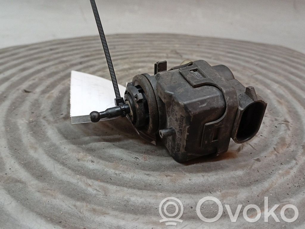 Headlight level adjustment motor   7700420737