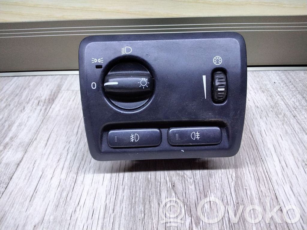 Light switch   30739312