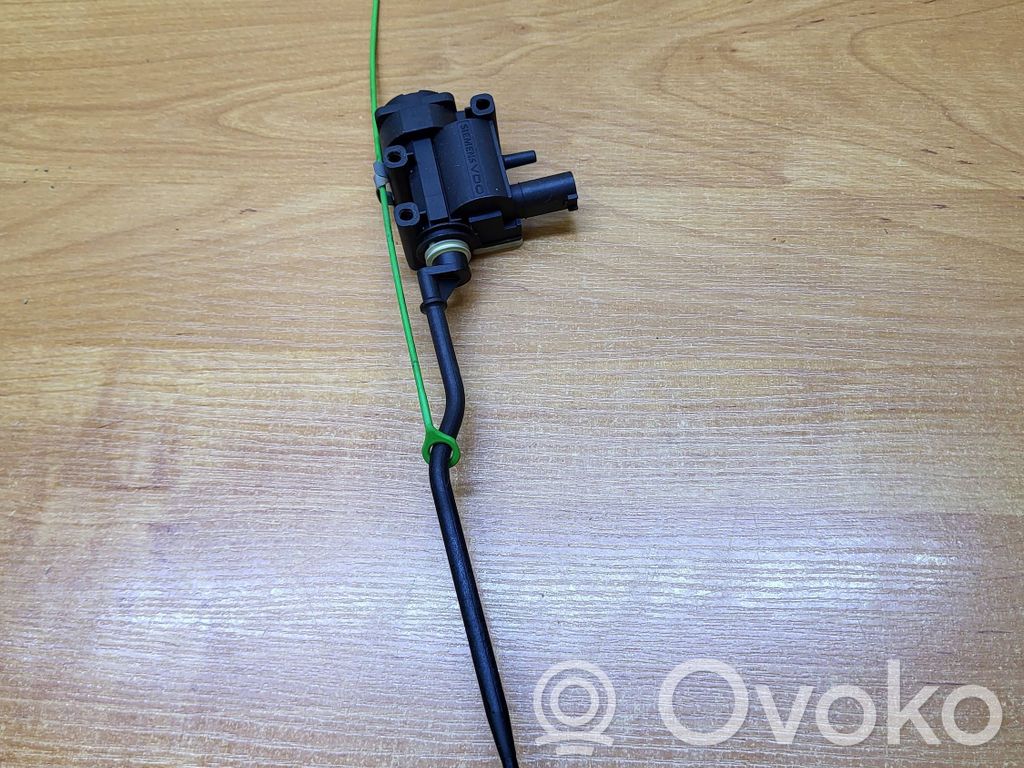 BMW 3 E92 E93 Fuel tank cap lock 