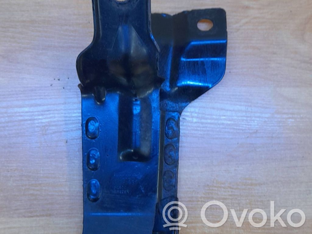 Radiator mount bracket   31261931