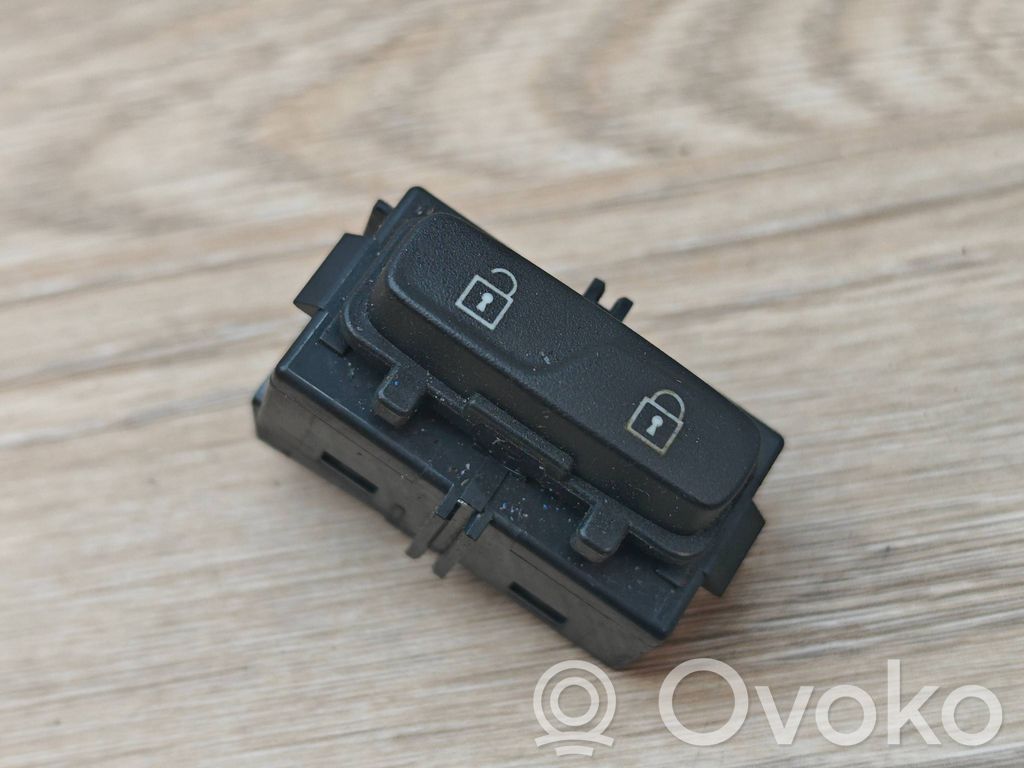 Volvo XC70 Central locking switch button 