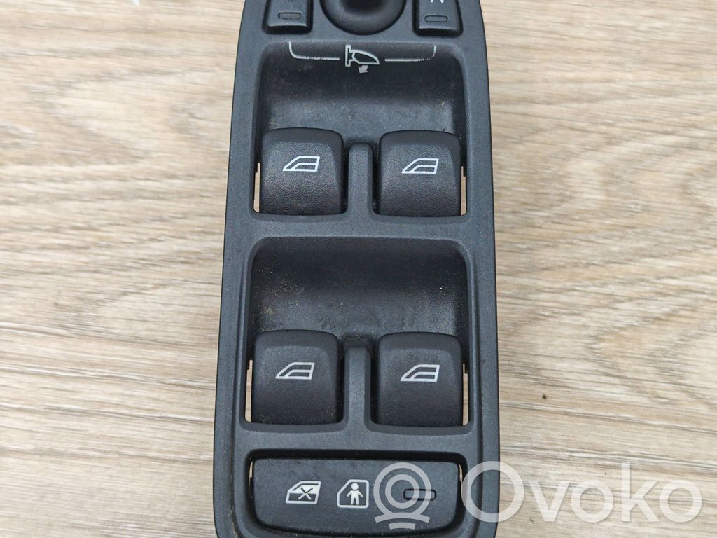 Volvo XC60 Electric window control switch 