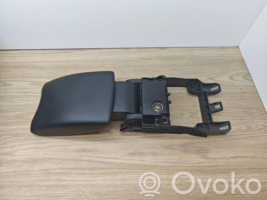 Armrest   30755587,30791831