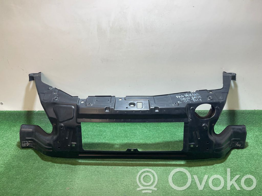 Iveco Daily 6th gen Pas przedni 