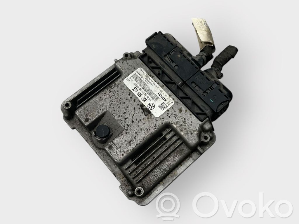 Volkswagen Touran I Engine control unit/module 