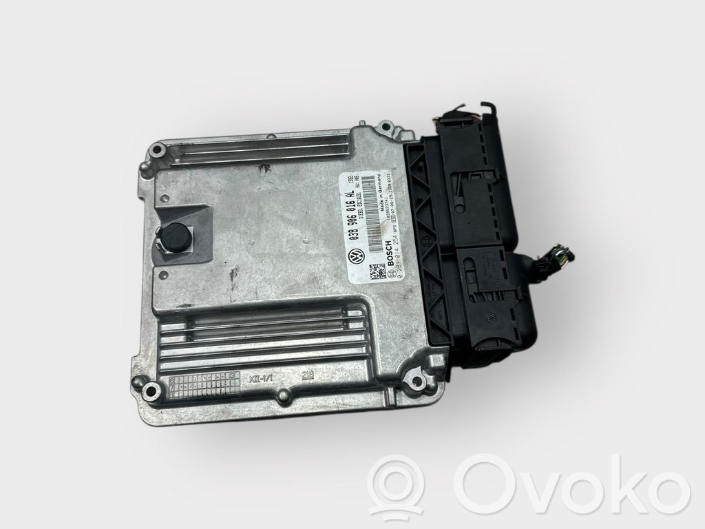 Volkswagen Transporter - Caravelle T5 Sterownik / Moduł ECU 