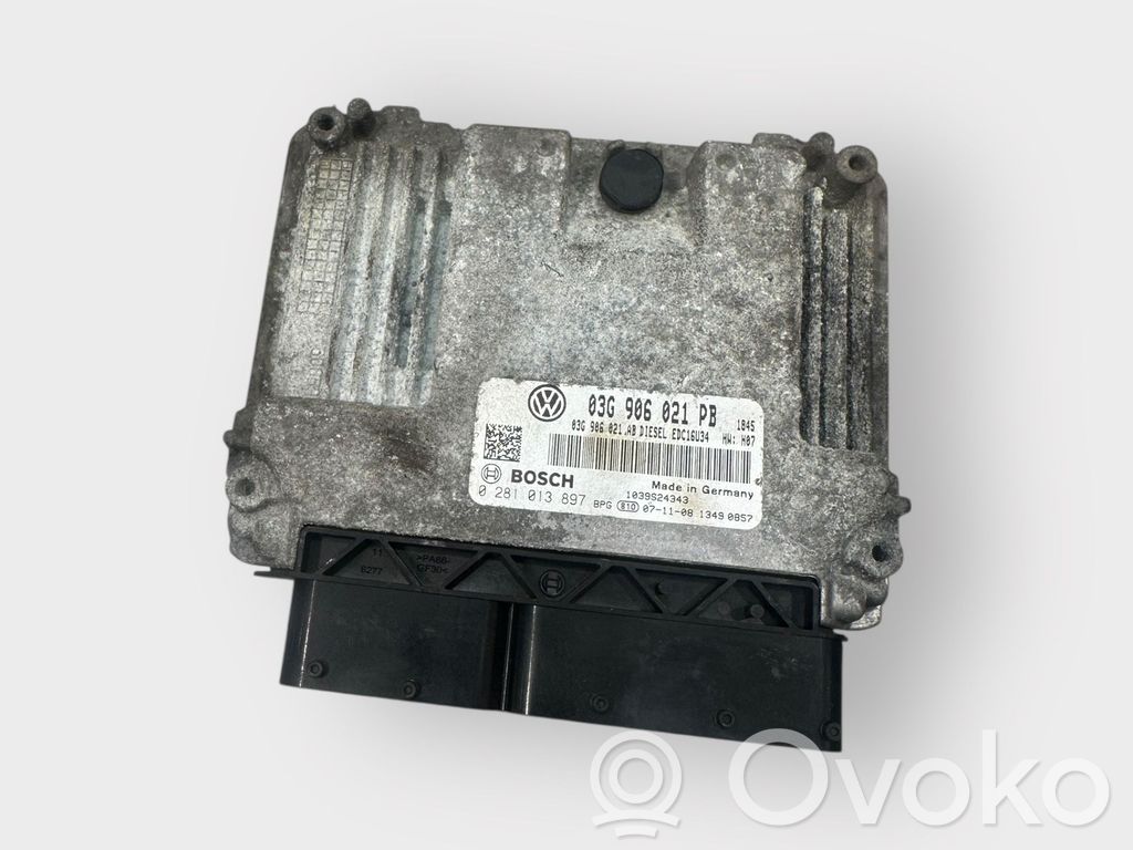 Volkswagen PASSAT B6 Engine control unit/module 