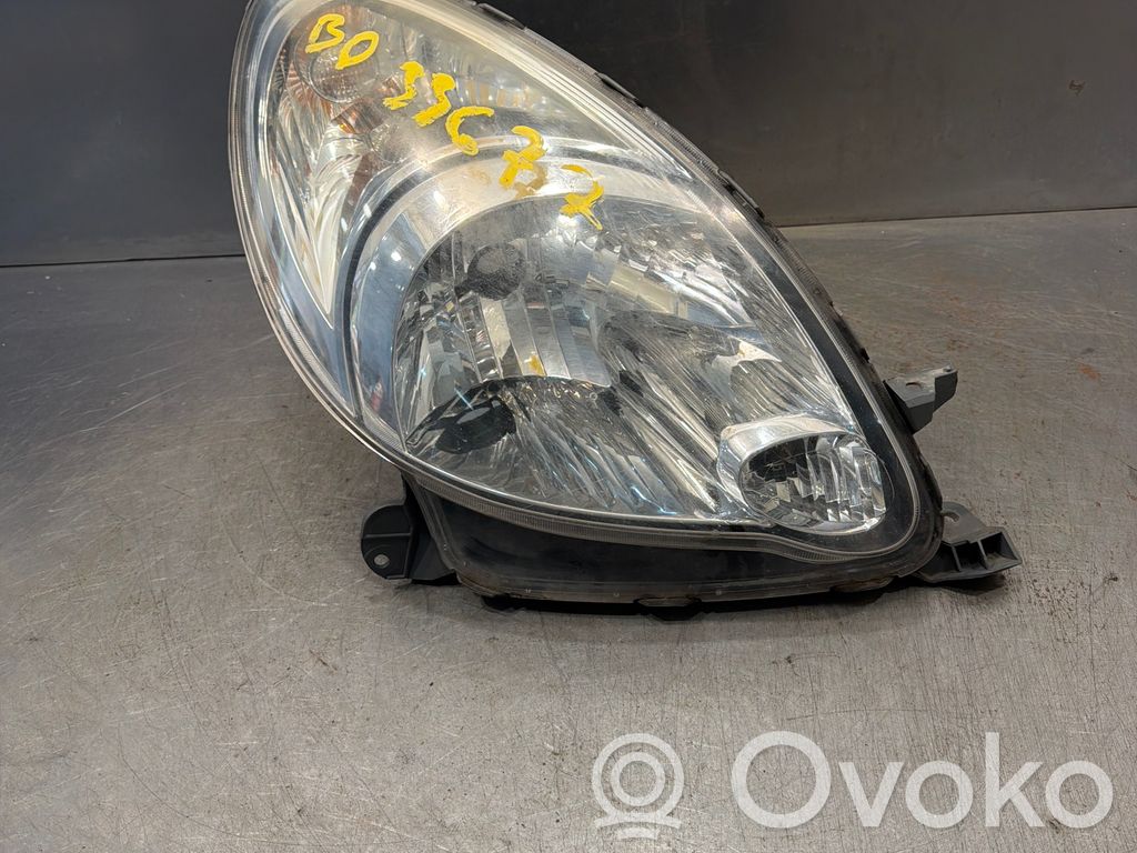 Toyota Yaris Verso Headlight/headlamp 