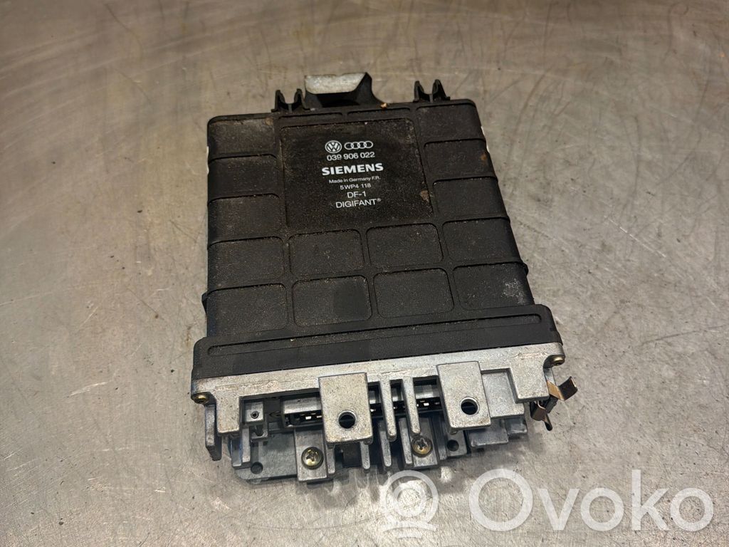 Audi 80 90 S2 B4 Engine control unit/module 