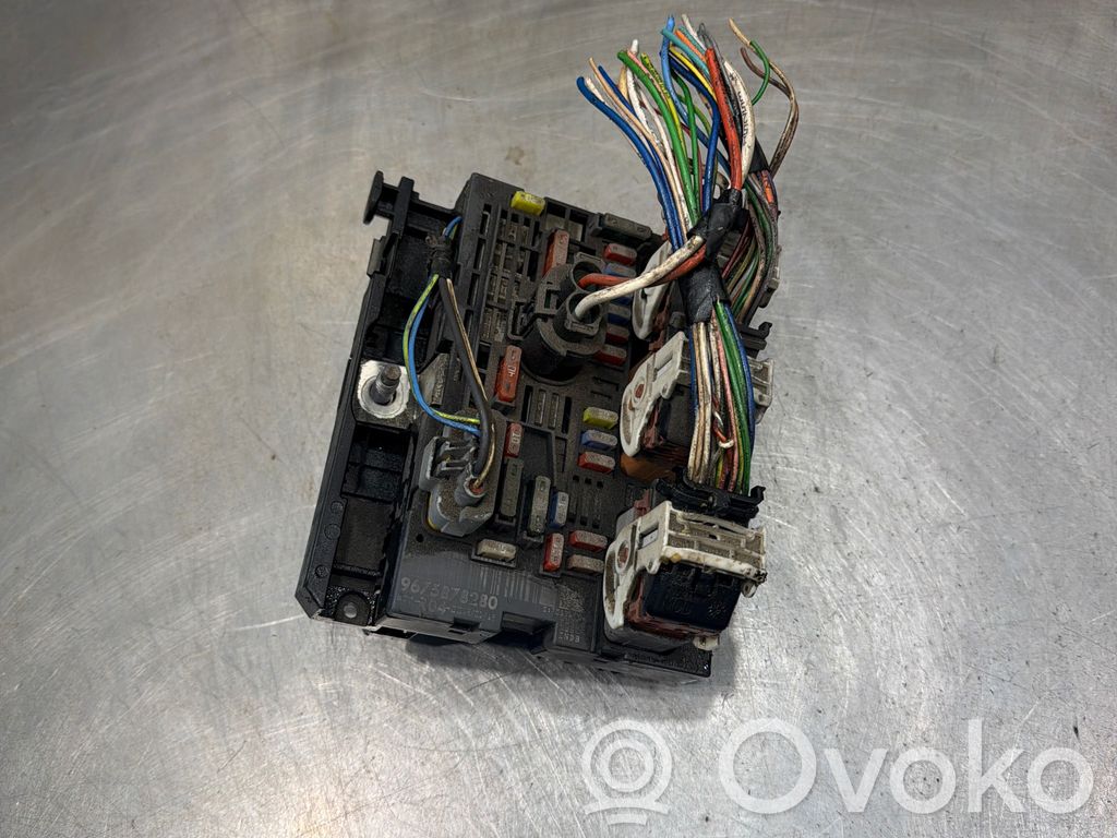 Peugeot 308 Fuse module 