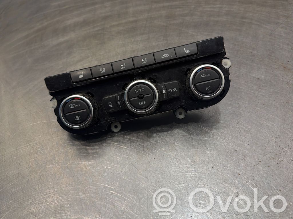 Volkswagen PASSAT B7 Panel klimatyzacji 