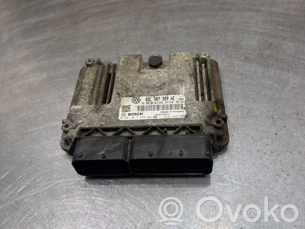Volkswagen PASSAT CC Engine control unit/module 