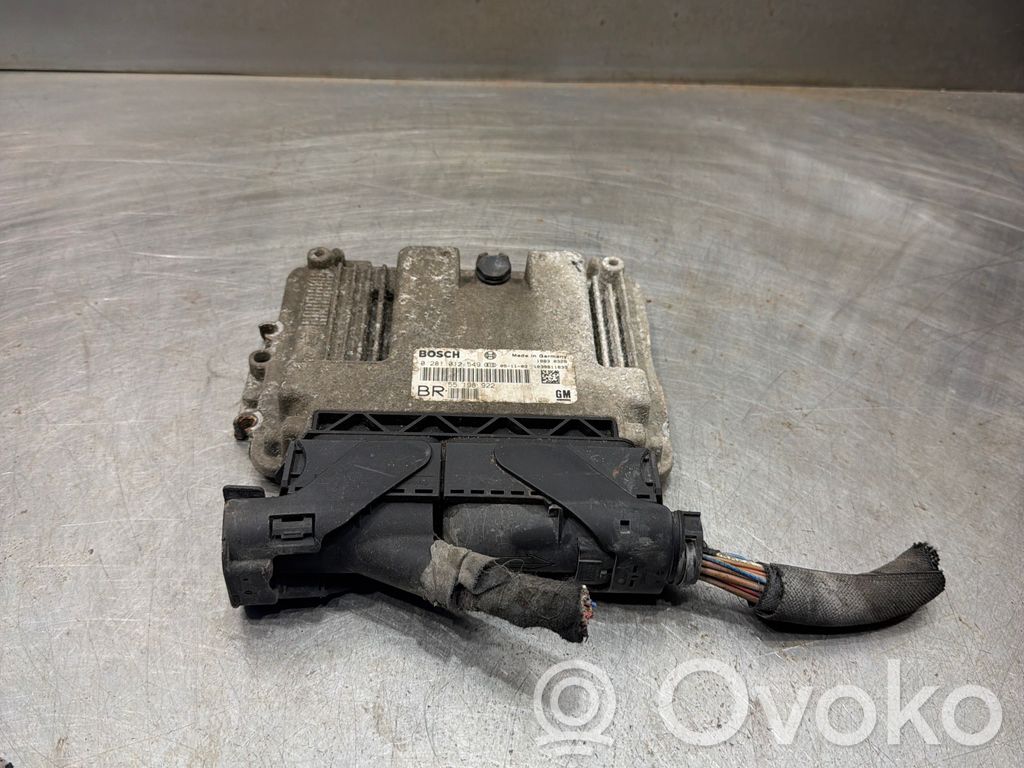 Opel Zafira B Engine control unit/module 