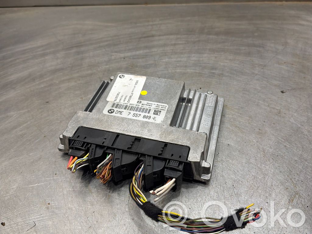 BMW 1 E81 E87 Dzinēja vadības bloks 