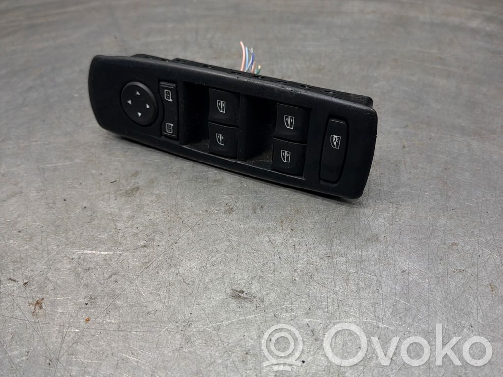 Renault Megane III Interruptor del elevalunas eléctrico 