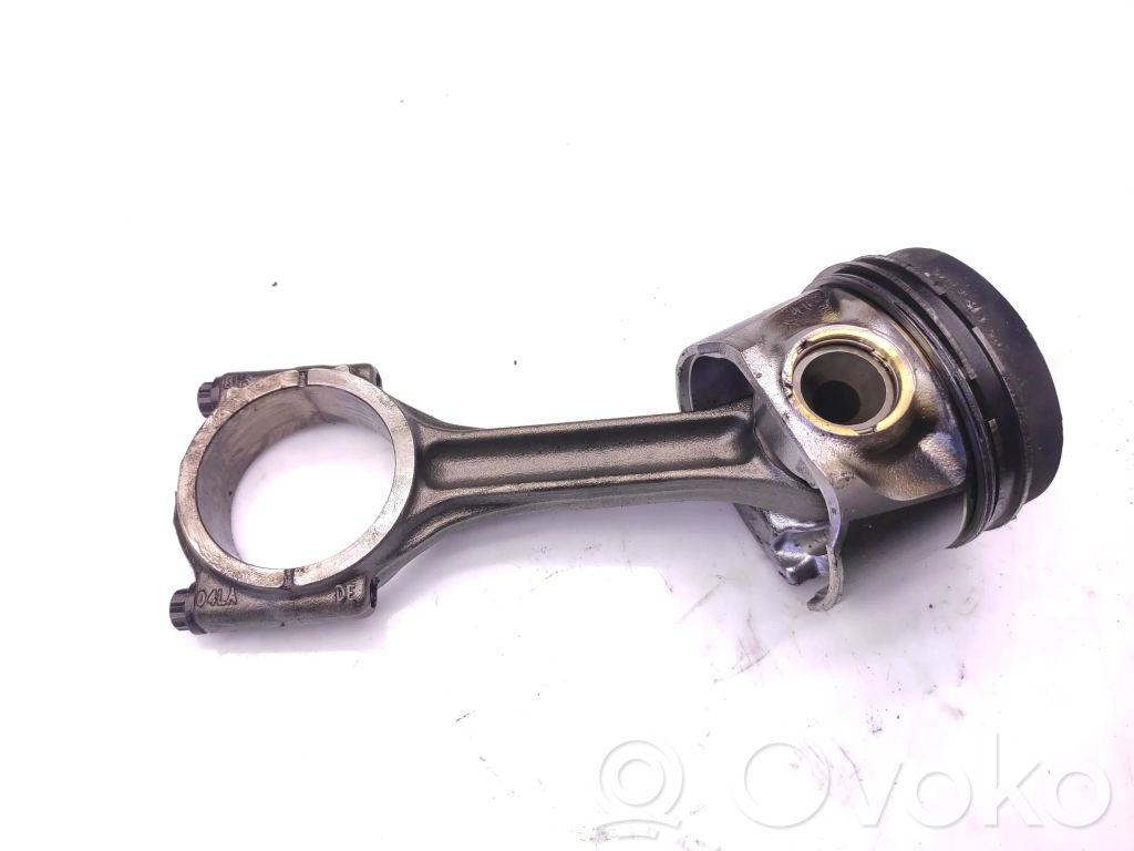 Volkswagen Crafter Piston with connecting rod 
