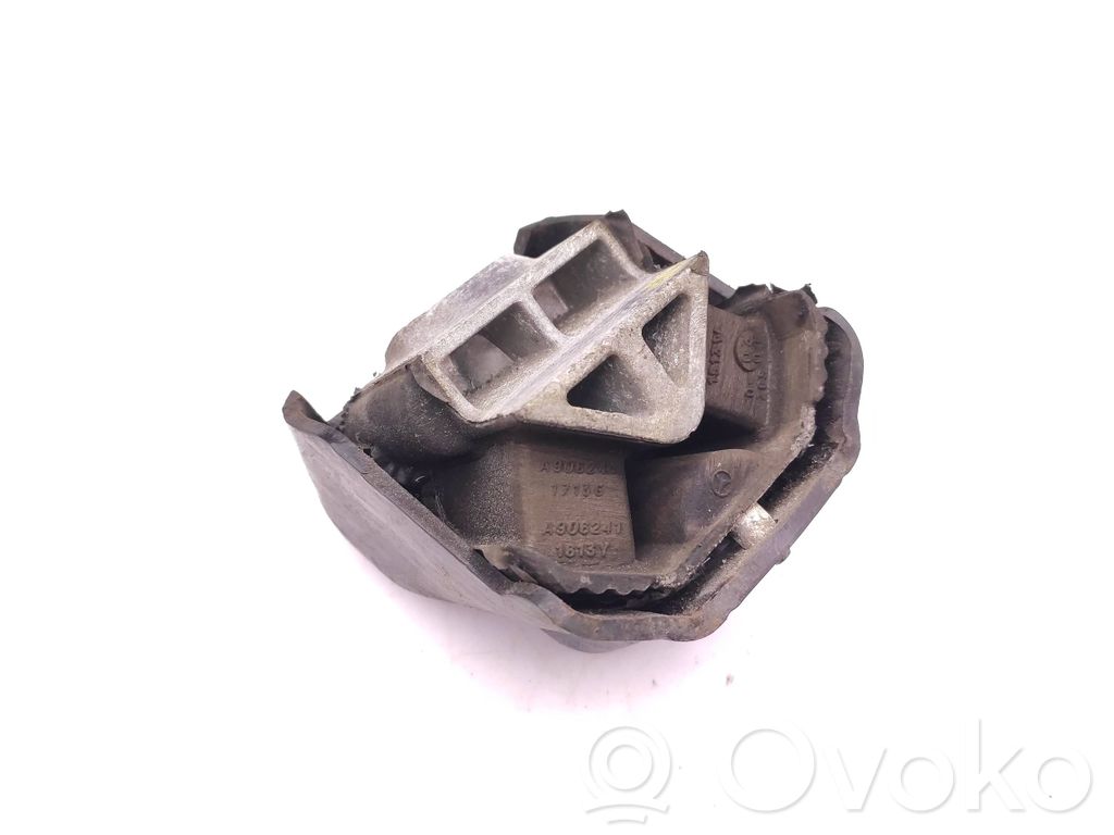 Mercedes-Benz Sprinter W906 Engine mount bracket 
