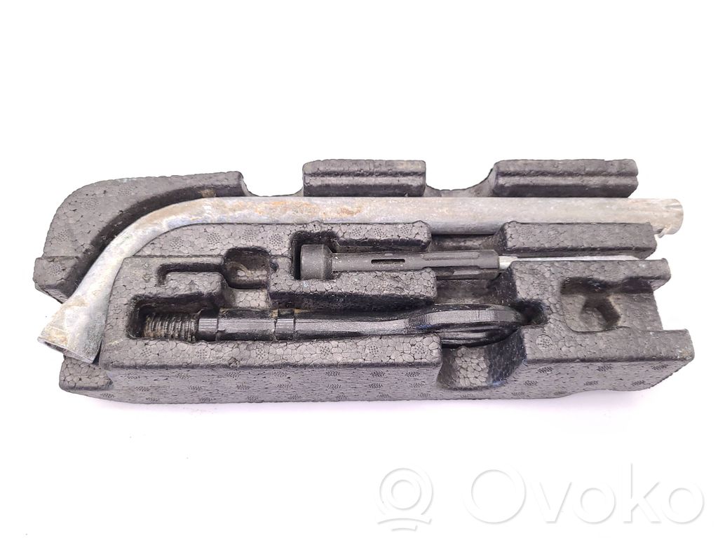 Volkswagen Caddy Tool set 