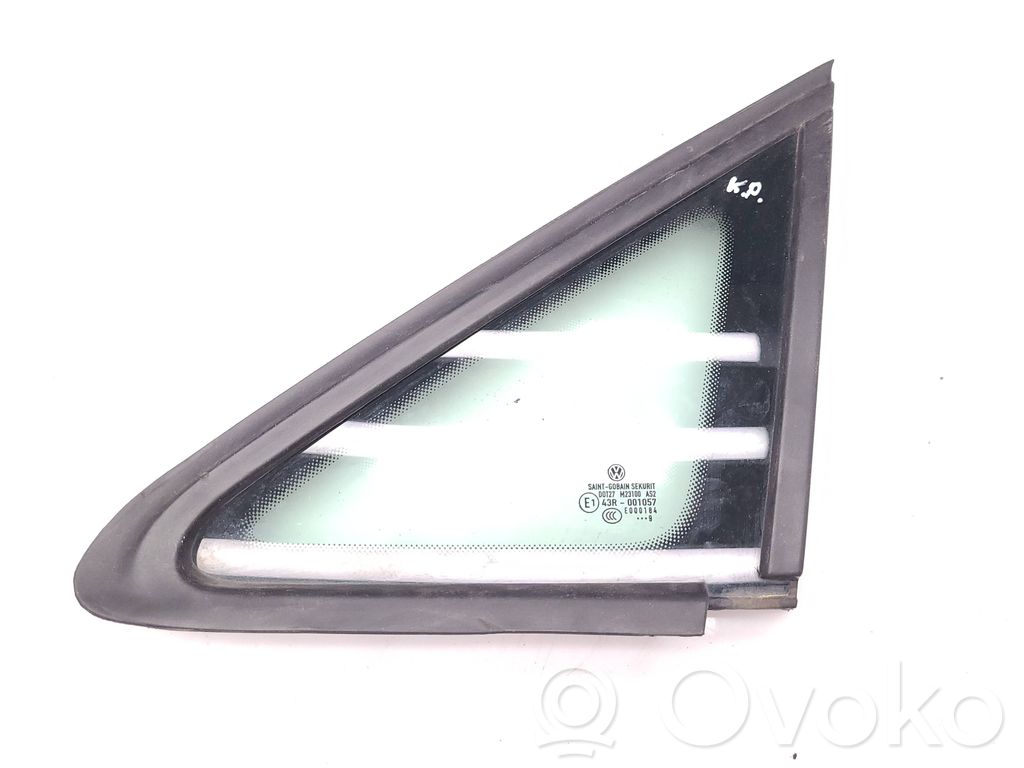 Volkswagen Caddy Front triangle window/glass 