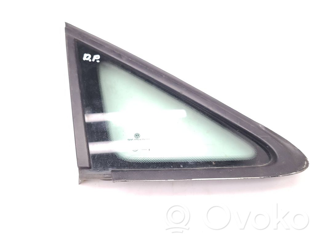Volkswagen Caddy Front triangle window/glass 
