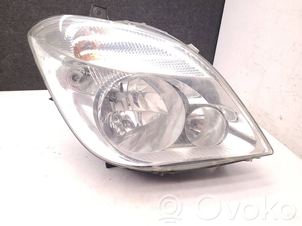 Mercedes-Benz Sprinter W906 Lampa przednia 