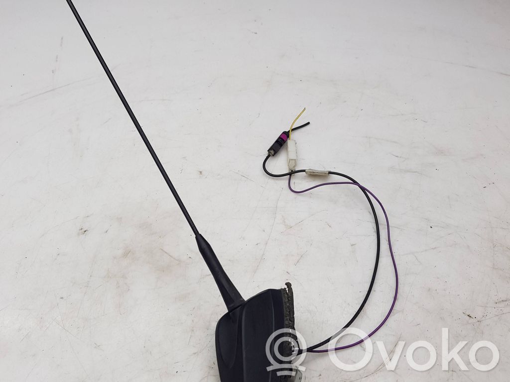 Mercedes-Benz Sprinter W906 GPS-pystyantenni 