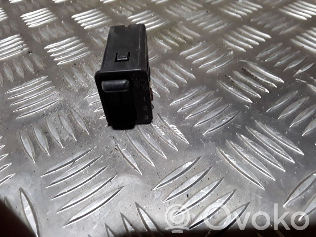 Land Rover Freelander Headlight level adjustment motor 