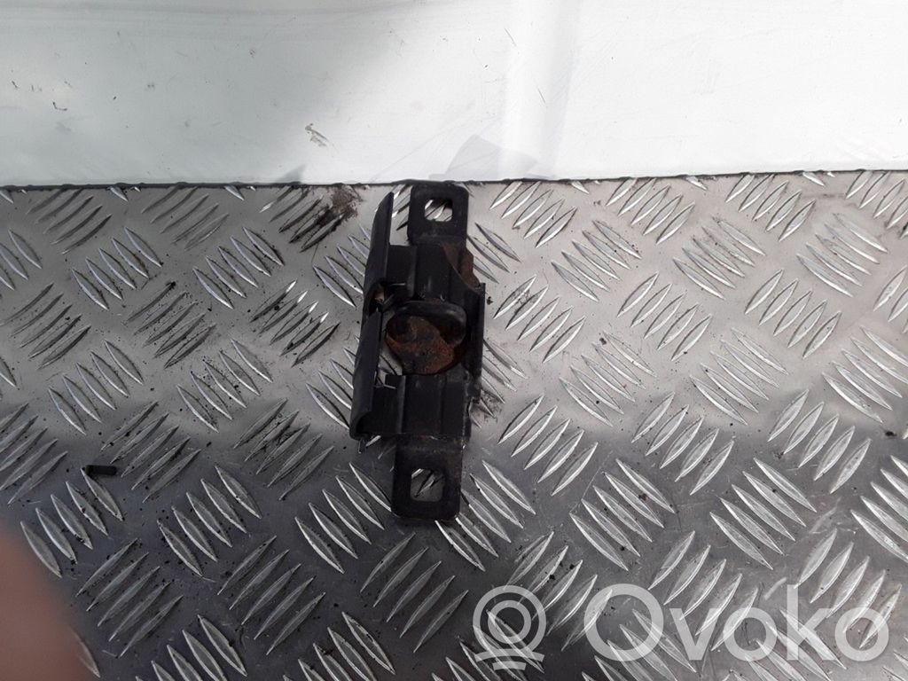 Loading door lock loop/hook striker   8Z0827085