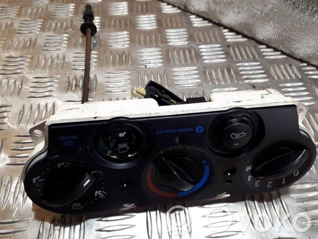 Ford Fiesta Panel klimatyzacji 