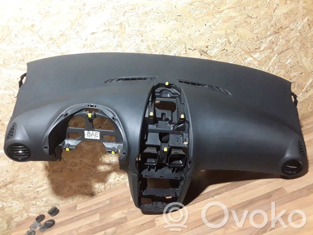 Opel Corsa D Panelis 