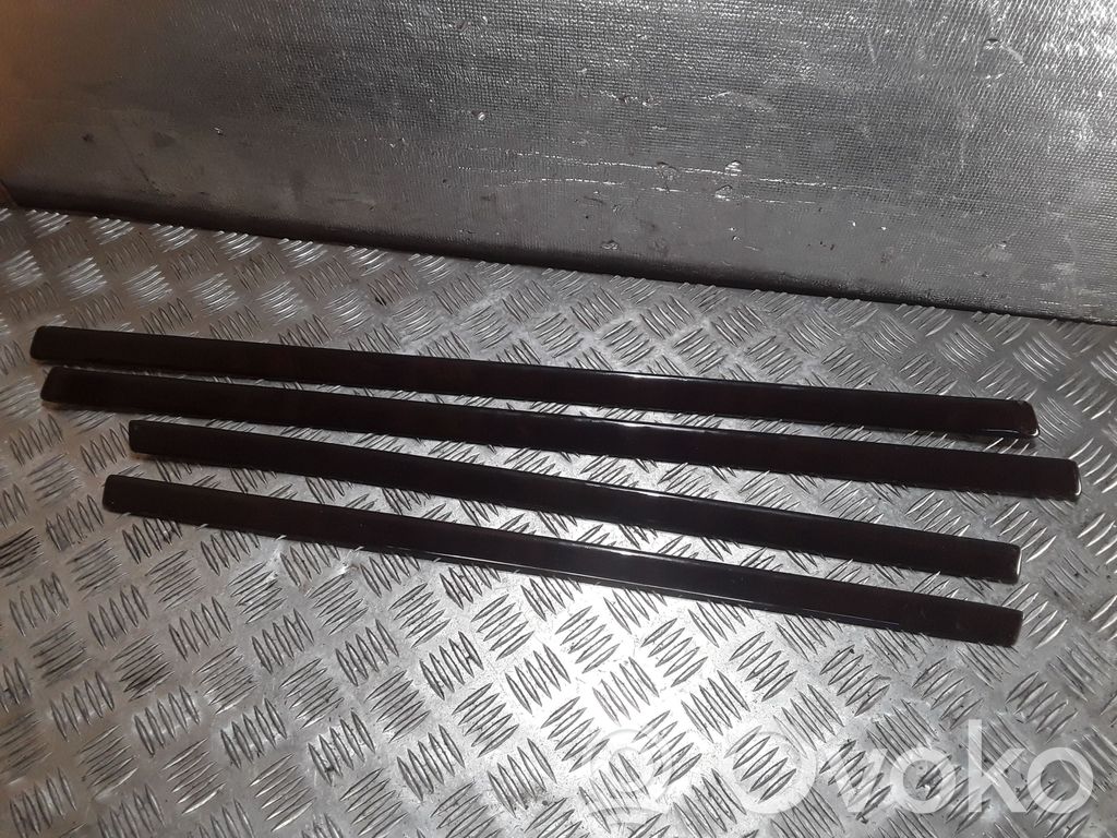 Audi A8 S8 D2 4D Priekšpusē dekoratīvās apdares lenta 