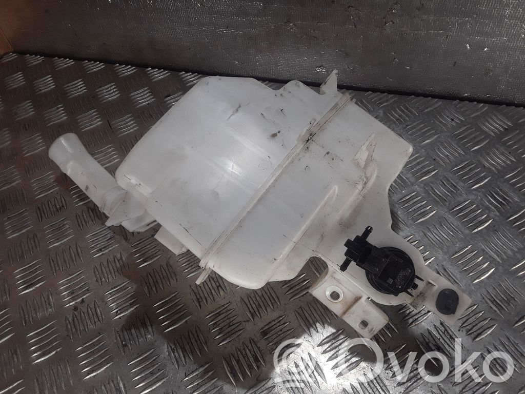 Mazda 3 II Wischwasserbehälter 