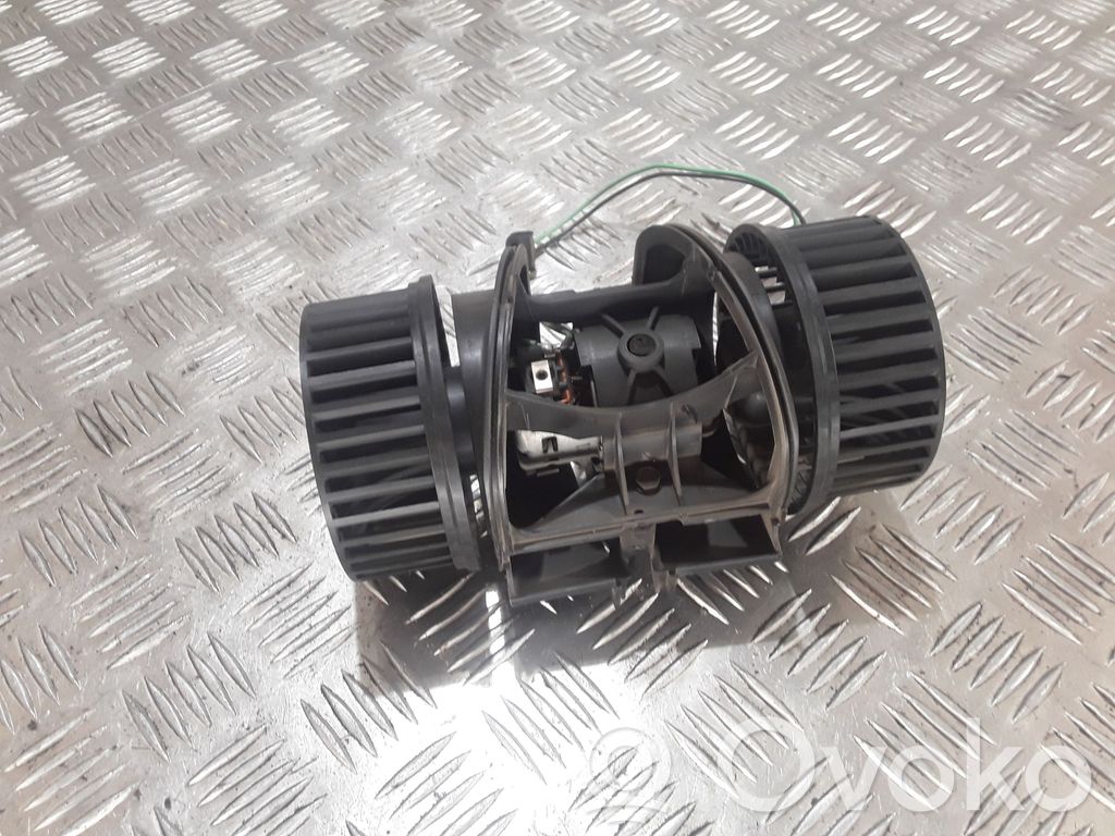 Chrysler Pacifica Mazā radiatora ventilators 