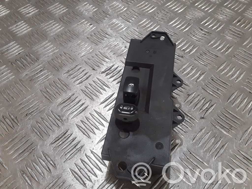Chrysler Pacifica Electric window control switch 