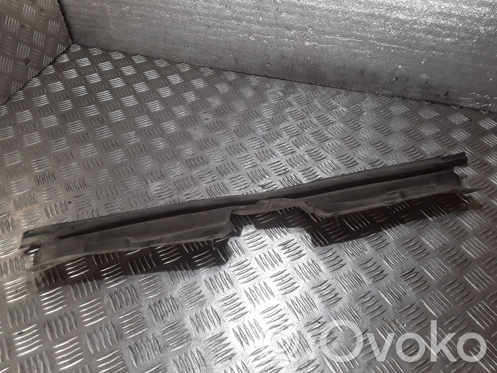 Chrysler Pacifica Kühlerverkleidung 