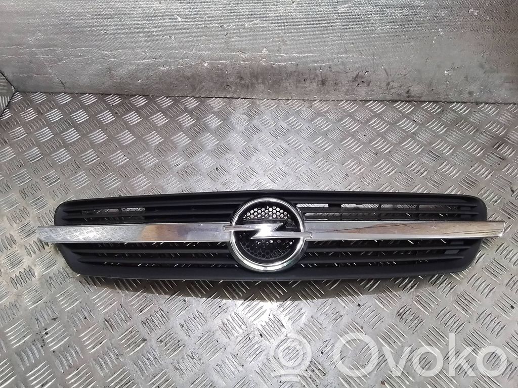 Opel Meriva A Etupuskurin ylempi jäähdytinsäleikkö 